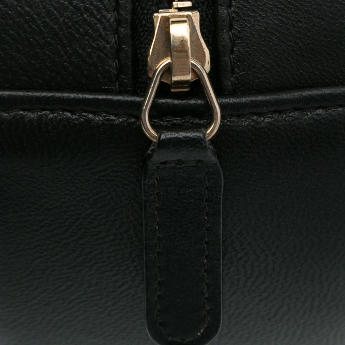 Unisex Leather Black Round Charms Bag Lucky Authenticated Lambskin (Good) Crossbody Pre-Owned