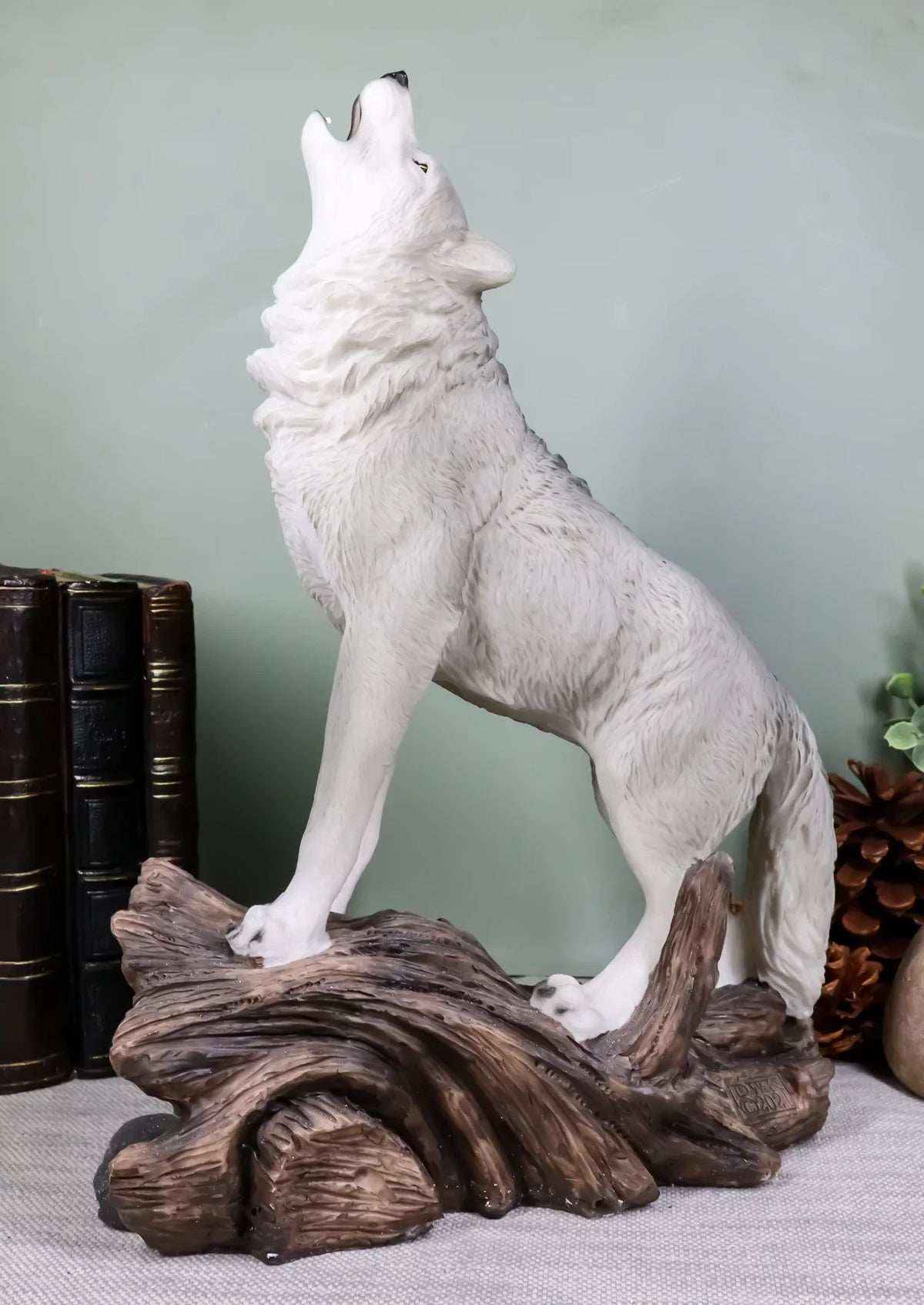 Spirit The Large Statue Cries Howling Of Night Gray Decor Wolves 12"H Wolf Alpha