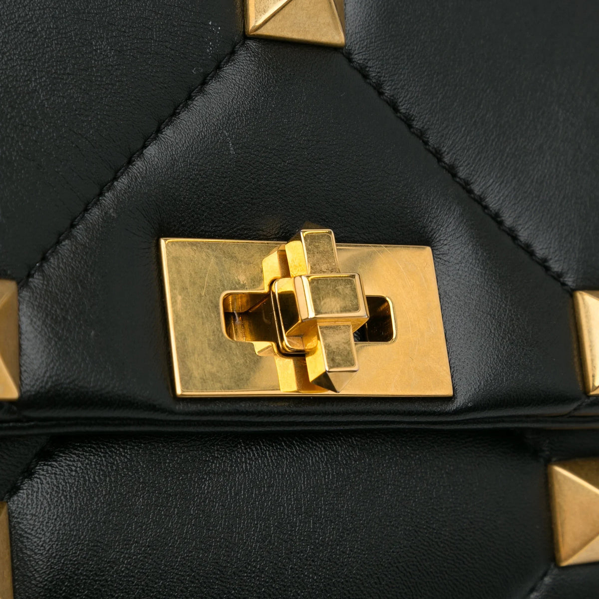 Roman Pre-Owned Authenticated Satchel Calf Stud Leather Black Unisex (Good) Medium Valentino